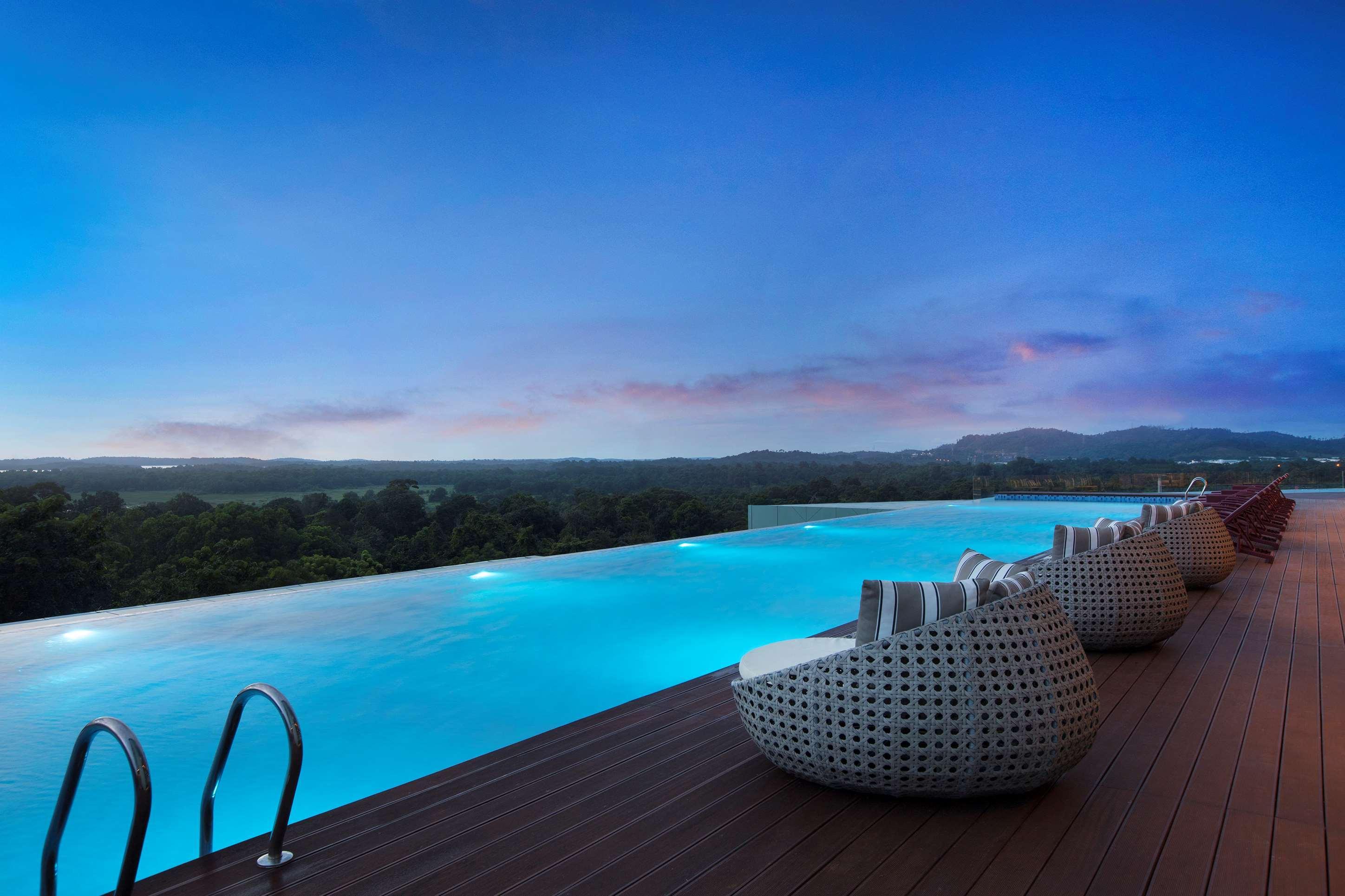 Отель Wyndham Panbil Batam Экстерьер фото