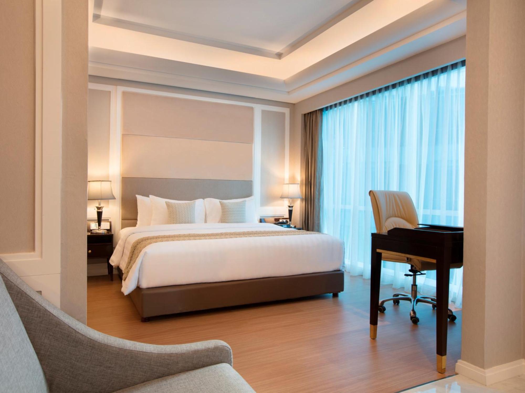 Отель Wyndham Panbil Batam Экстерьер фото