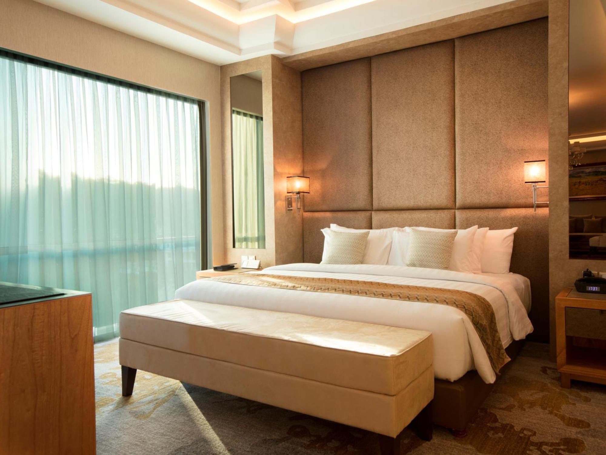 Отель Wyndham Panbil Batam Экстерьер фото