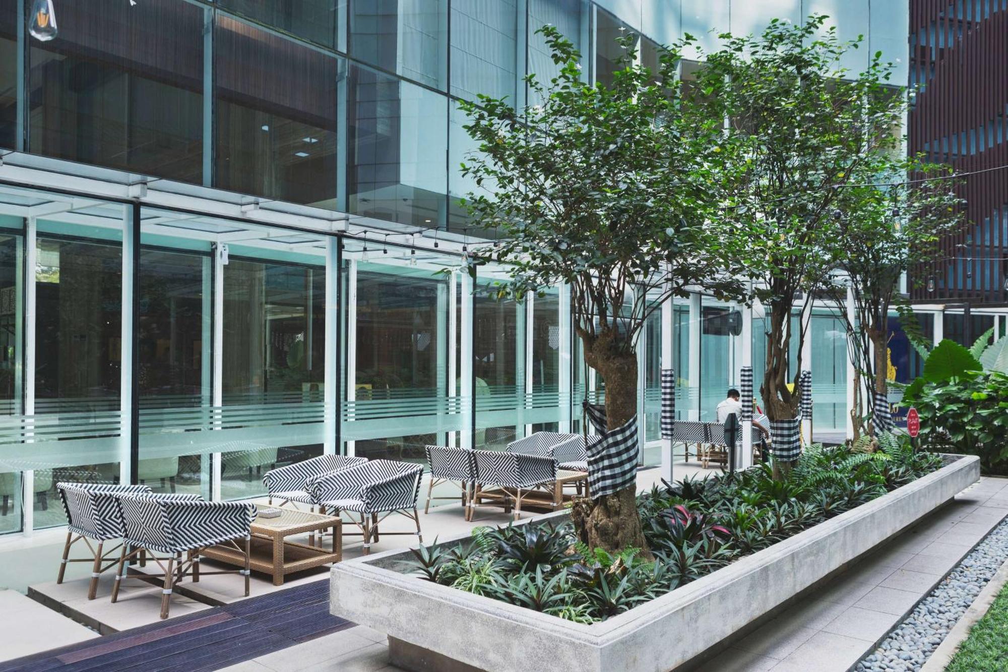 Отель Wyndham Panbil Batam Экстерьер фото