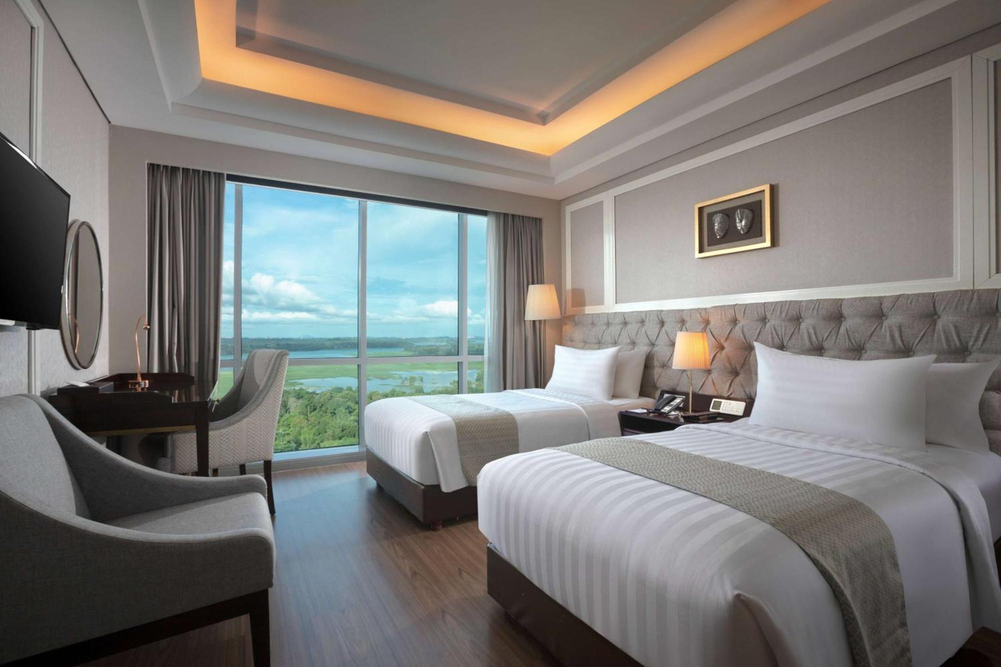 Отель Wyndham Panbil Batam Экстерьер фото