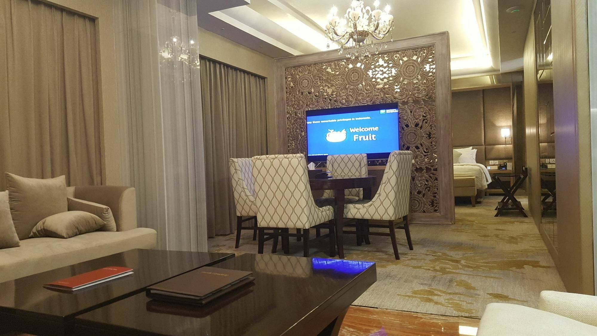 Отель Wyndham Panbil Batam Экстерьер фото